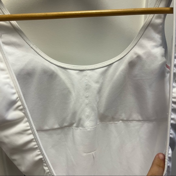 ⬇️$28 Abercrombie and Fitch white rainbow one piece swim suit size S - Picture 5 of 6